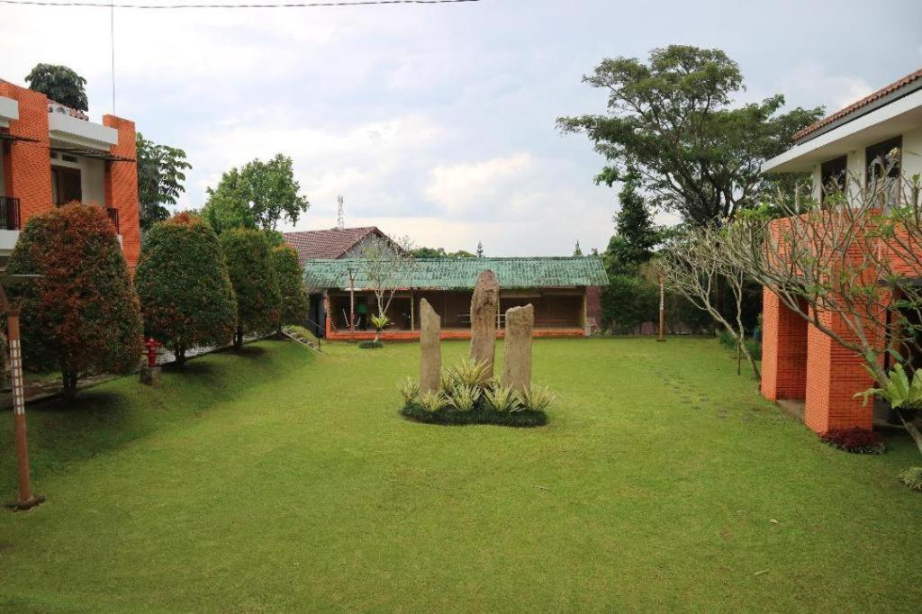 วิลลา บูกิต ปินุส Hotel โบกอร์ ภายนอก รูปภาพ