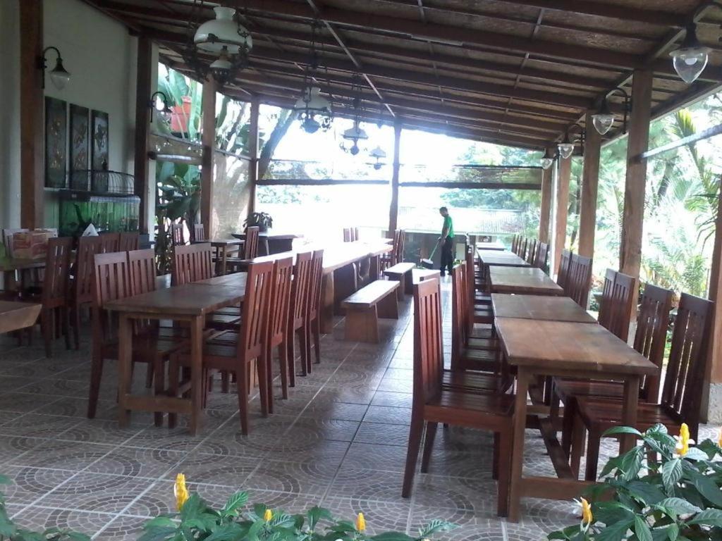 วิลลา บูกิต ปินุส Hotel โบกอร์ ภายนอก รูปภาพ